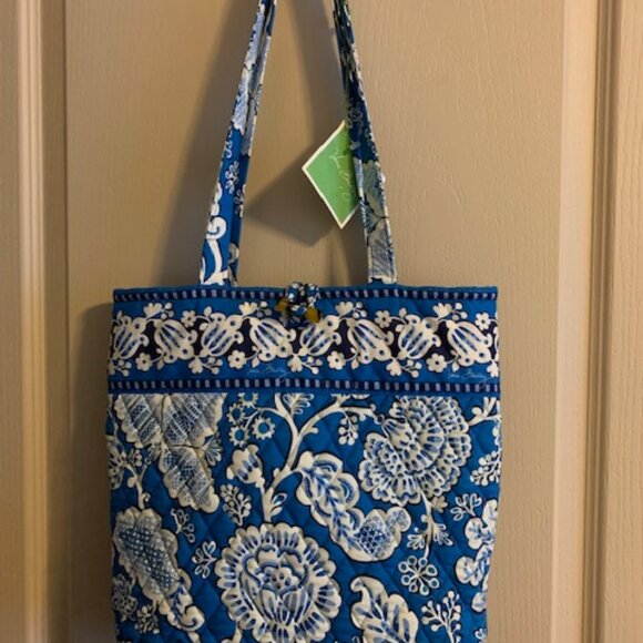 Vera Bradley Tote 13x14 Blue Lagoon Print Three Inside Pockets 12" Handles NWT - Picture 1 of 12
